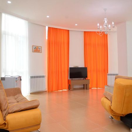 Orange Home Hotel Μπατούμι Εξωτερικό φωτογραφία