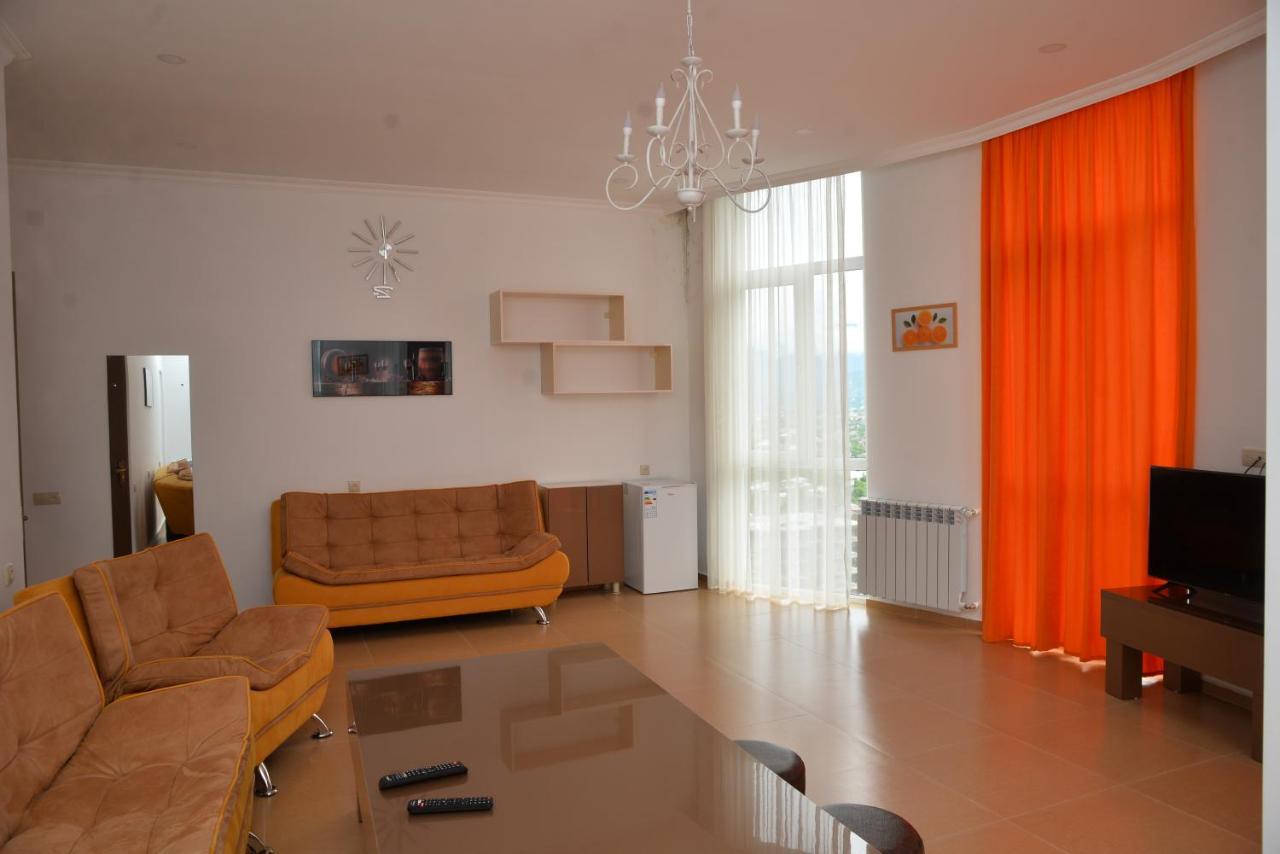 Orange Home Hotel Μπατούμι Εξωτερικό φωτογραφία