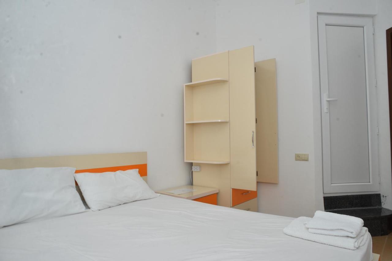 Orange Home Hotel Μπατούμι Εξωτερικό φωτογραφία