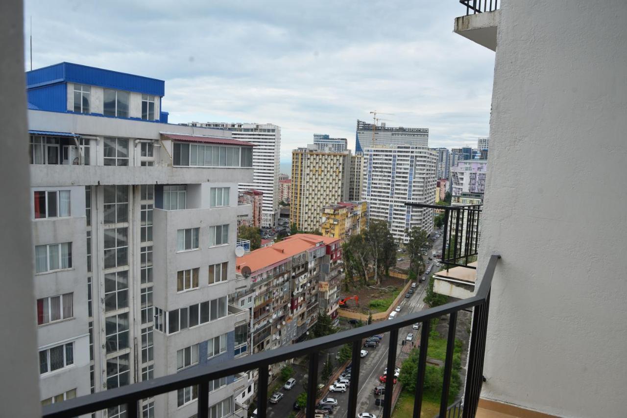 Orange Home Hotel Μπατούμι Εξωτερικό φωτογραφία