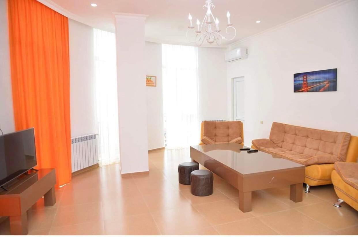 Orange Home Hotel Μπατούμι Εξωτερικό φωτογραφία