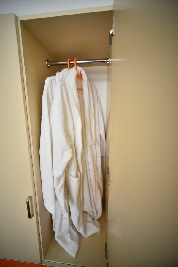 Orange Home Hotel Μπατούμι Εξωτερικό φωτογραφία