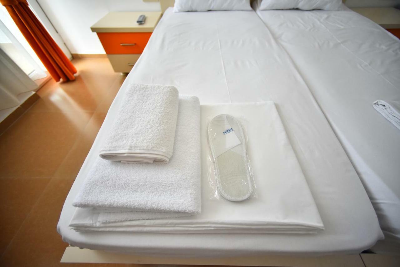 Orange Home Hotel Μπατούμι Εξωτερικό φωτογραφία