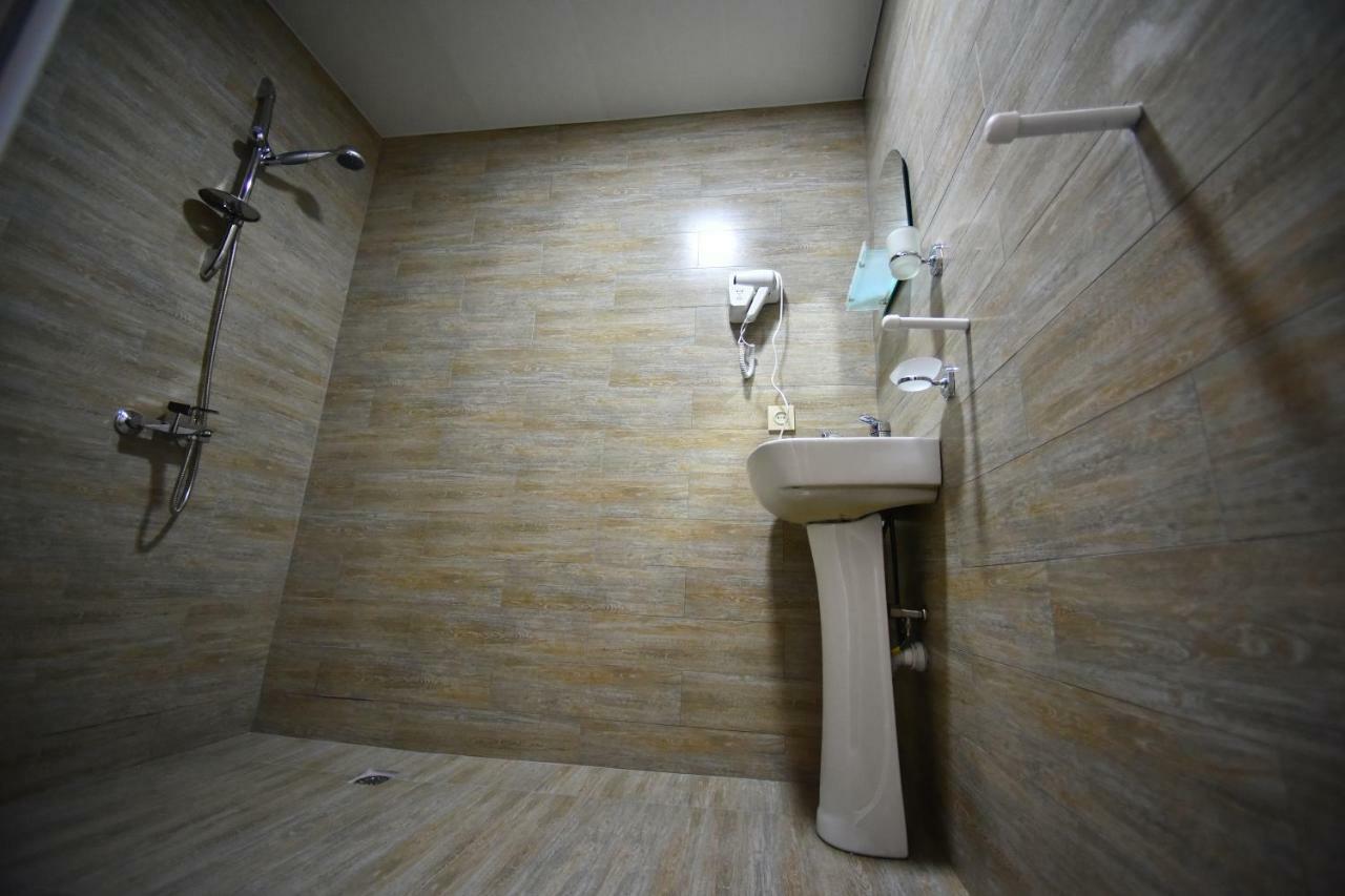 Orange Home Hotel Μπατούμι Εξωτερικό φωτογραφία