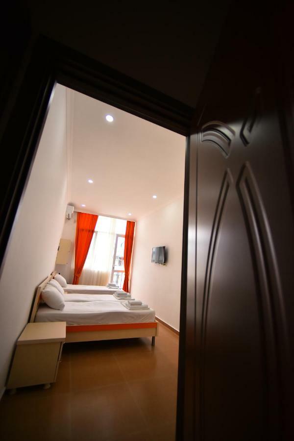 Orange Home Hotel Μπατούμι Εξωτερικό φωτογραφία