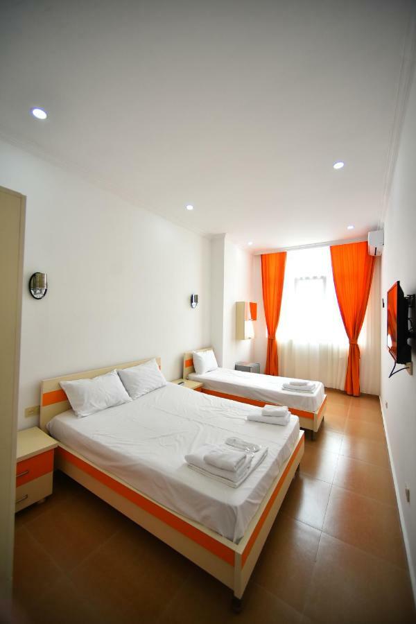 Orange Home Hotel Μπατούμι Εξωτερικό φωτογραφία