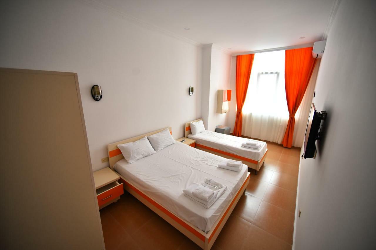 Orange Home Hotel Μπατούμι Εξωτερικό φωτογραφία