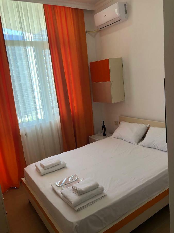 Orange Home Hotel Μπατούμι Εξωτερικό φωτογραφία